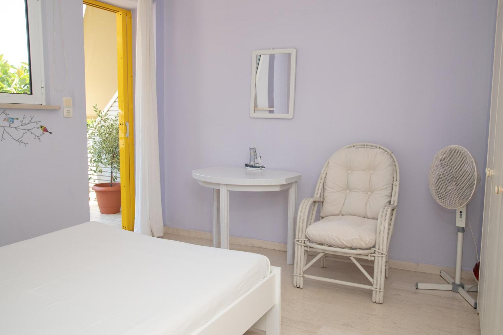 Eftihia Apartments By The Sea Rethymno  Exterior photo