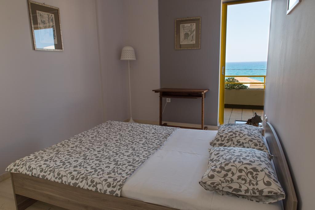 Eftihia Apartments By The Sea Rethymno  Exterior photo